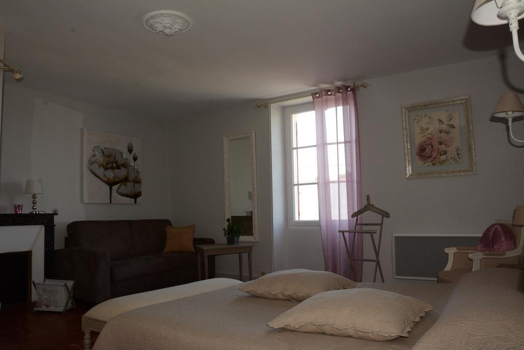 L'Aubinoise Bed & Breakfast Saint-Aubin-de-Luigne Room photo